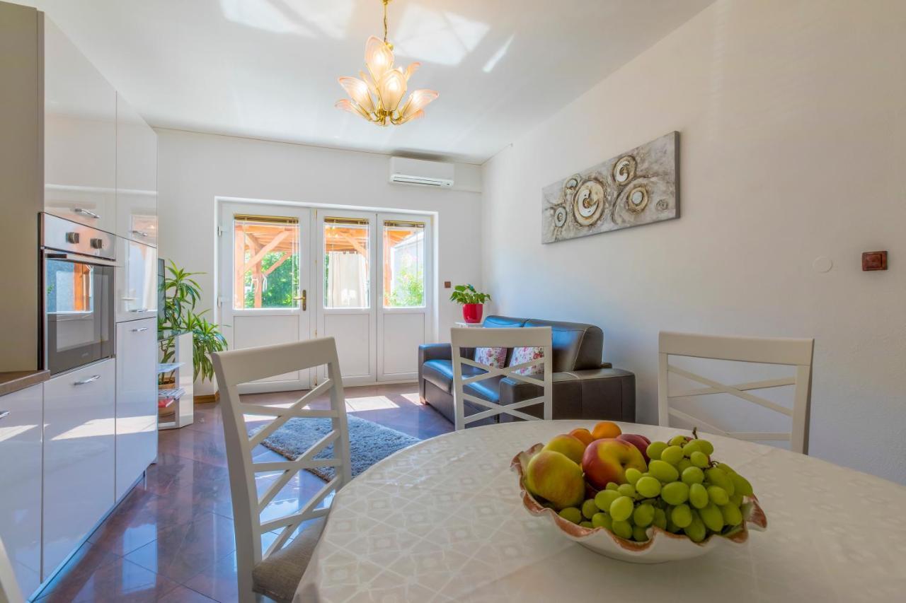 Villa M Crikvenica Eksteriør bilde